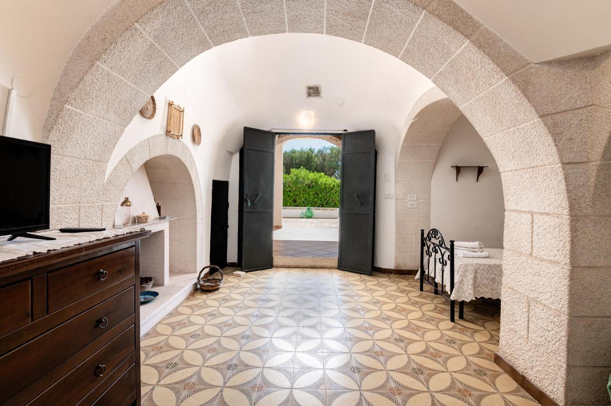 Вілла Trullo La Quercia Остуні Екстер'єр фото
