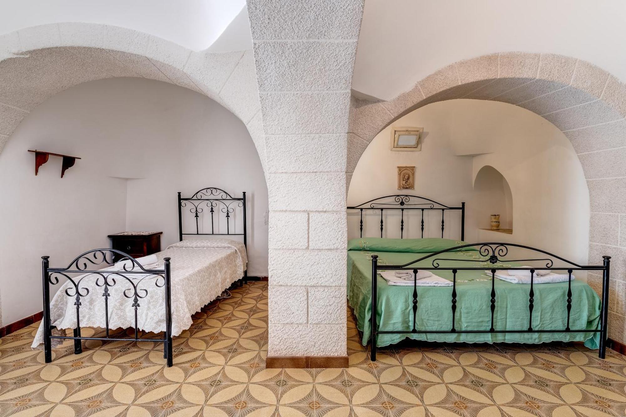 Вілла Trullo La Quercia Остуні Екстер'єр фото