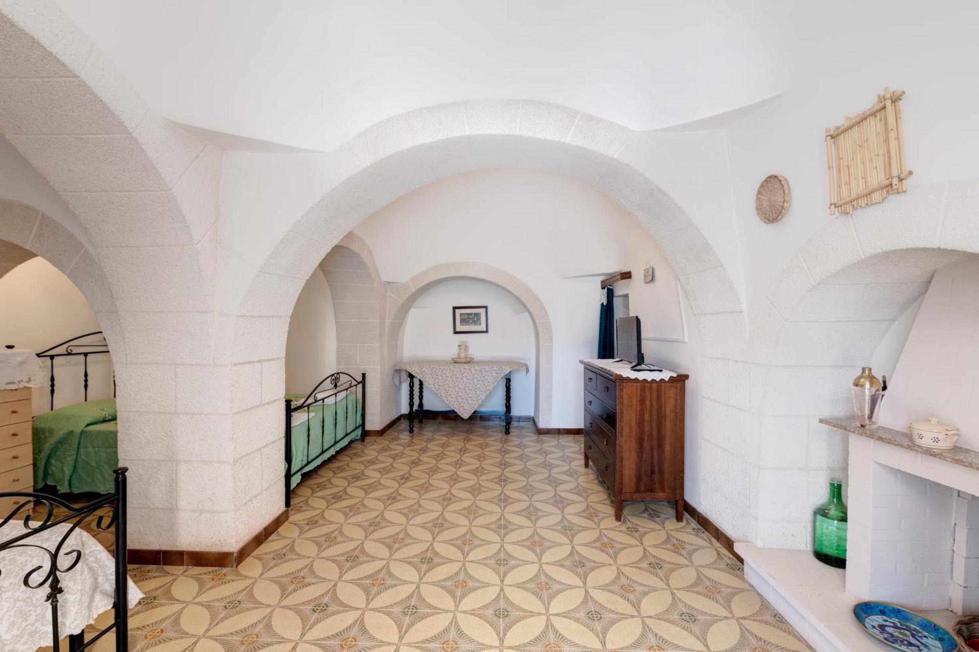 Вілла Trullo La Quercia Остуні Екстер'єр фото