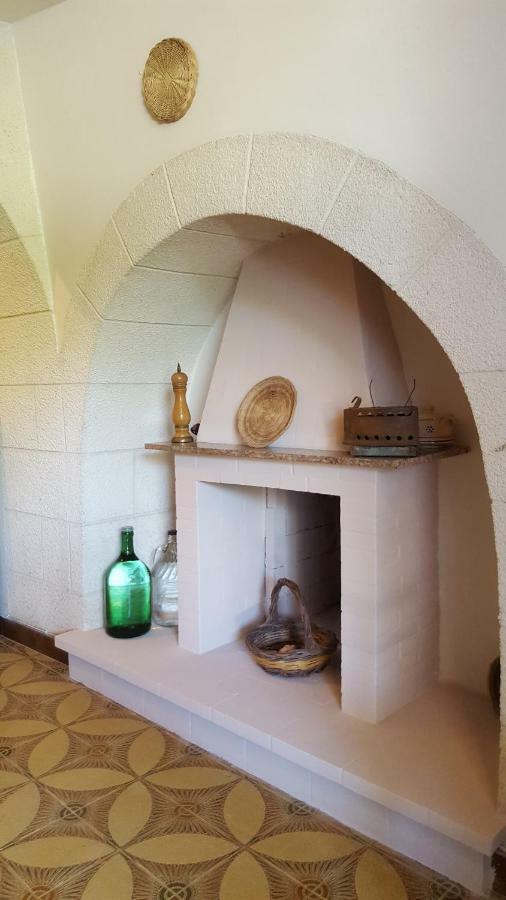 Вілла Trullo La Quercia Остуні Екстер'єр фото